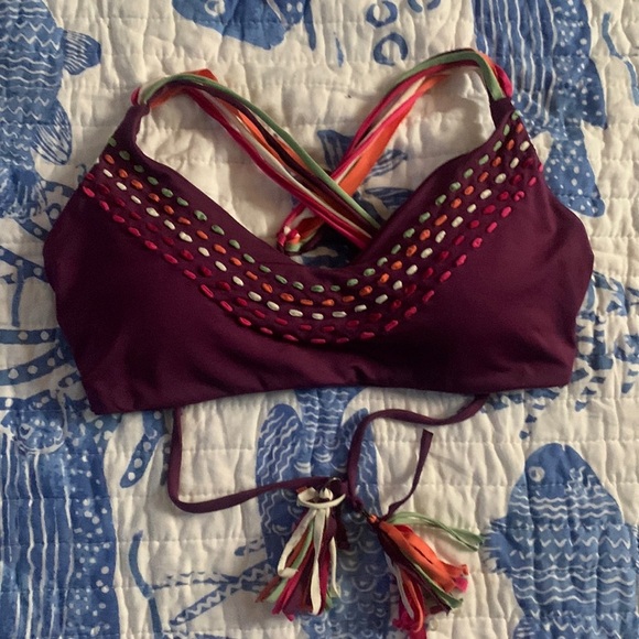 BECCA by Rebecca Virtue Quest Bikini Top Woven Ribbons Raspberry new without tag - Picture 2 of 8